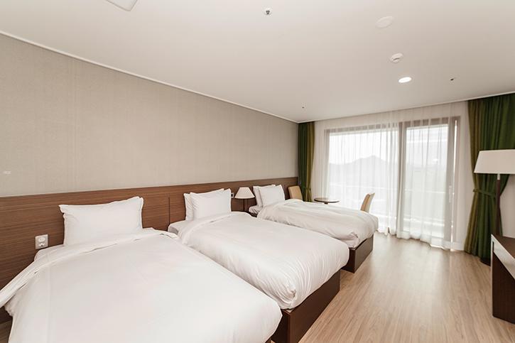 Dongwon Youthhostel Tongyeong Exteriör bild